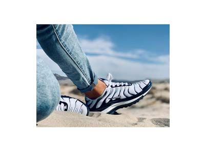 Reead Sneaker Giveaway